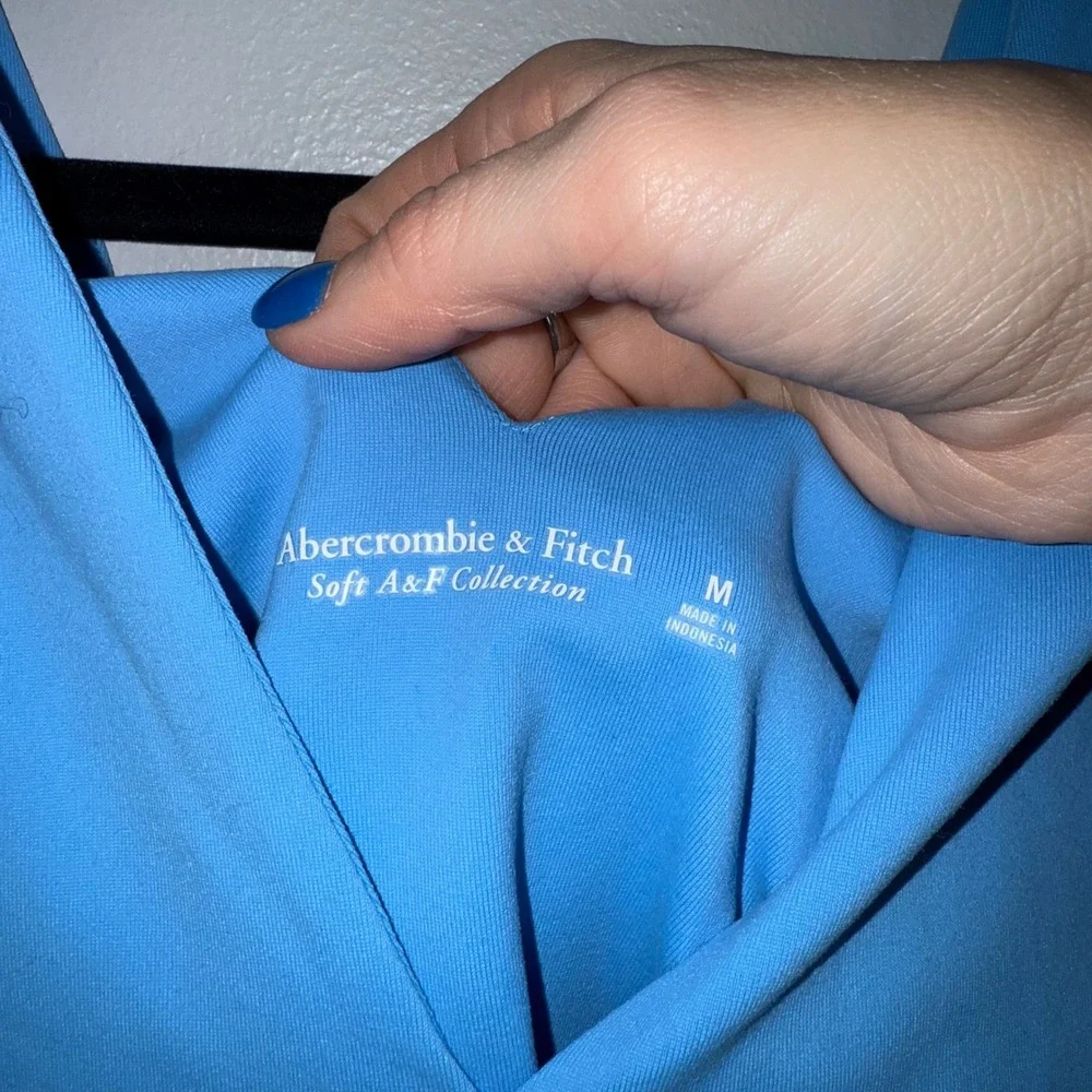 Abercrombie Fitch Soft A&F Collection Blue V Neck Snap Closure Bodysuit Women‎ M - Picture 4 of 4